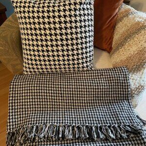 SIMONS Houndstooth Throw and Cushion, Black & White